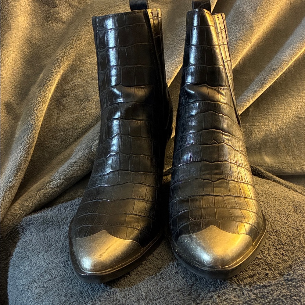 Treasure & Bond Black Crocodile Pattern Ankle Boots